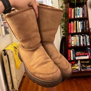 SOLD Women’s Uggs - USED